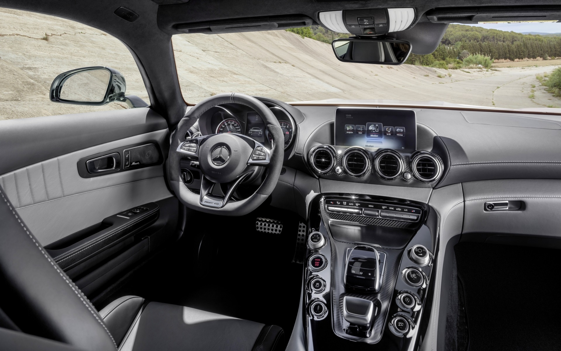 2014_amg-gt_20_interieur