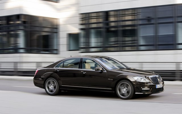 2011_S-Class_S63AMG_03