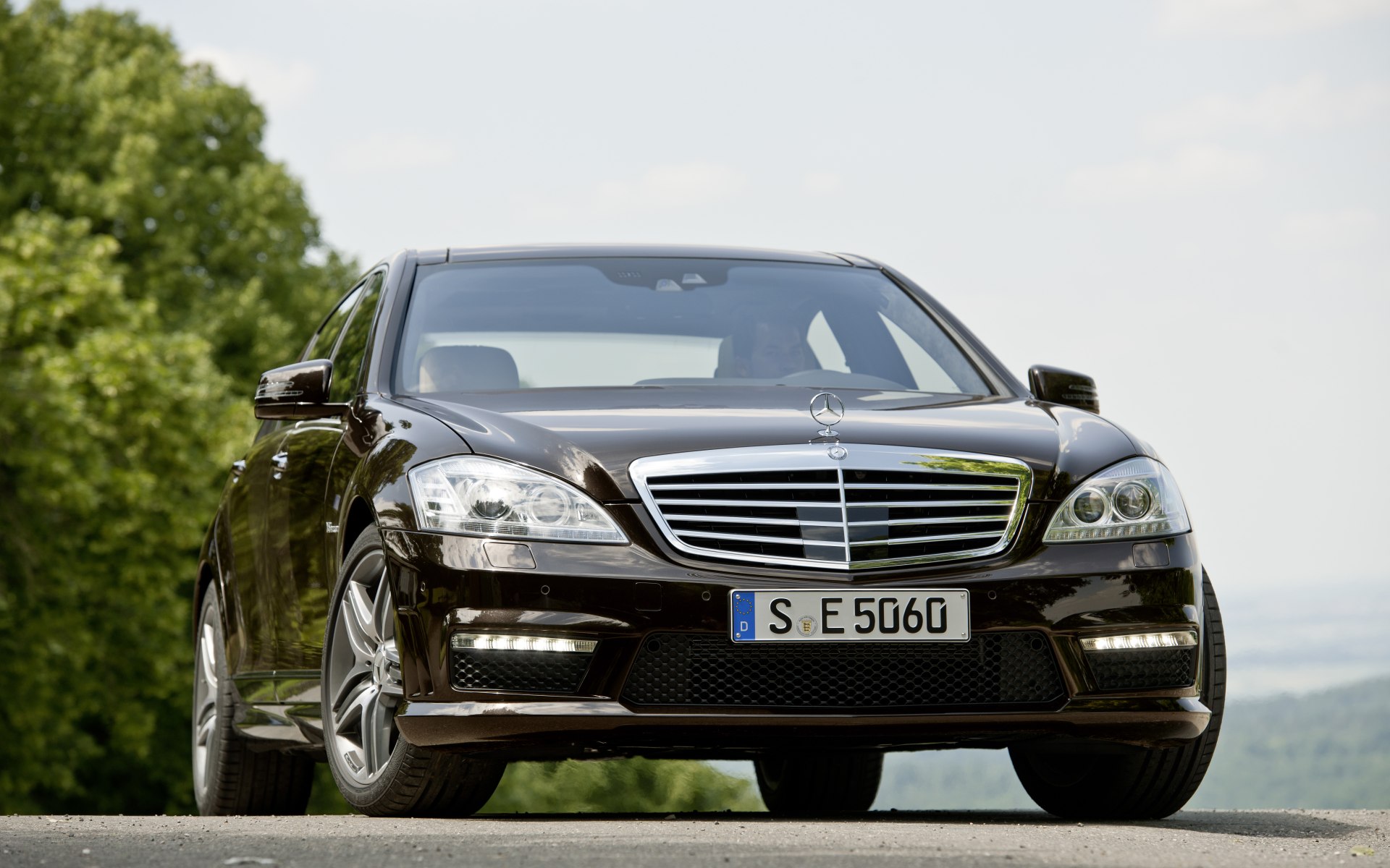 2011_S-Class_S63AMG_16