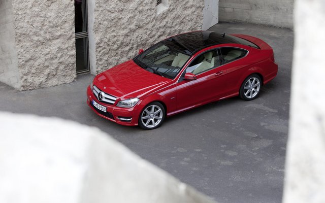 2011_C204_C-Class-Coupe_05