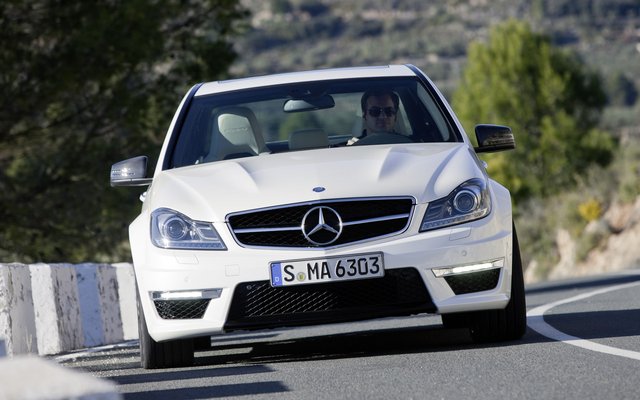 2011_C63AMG_01