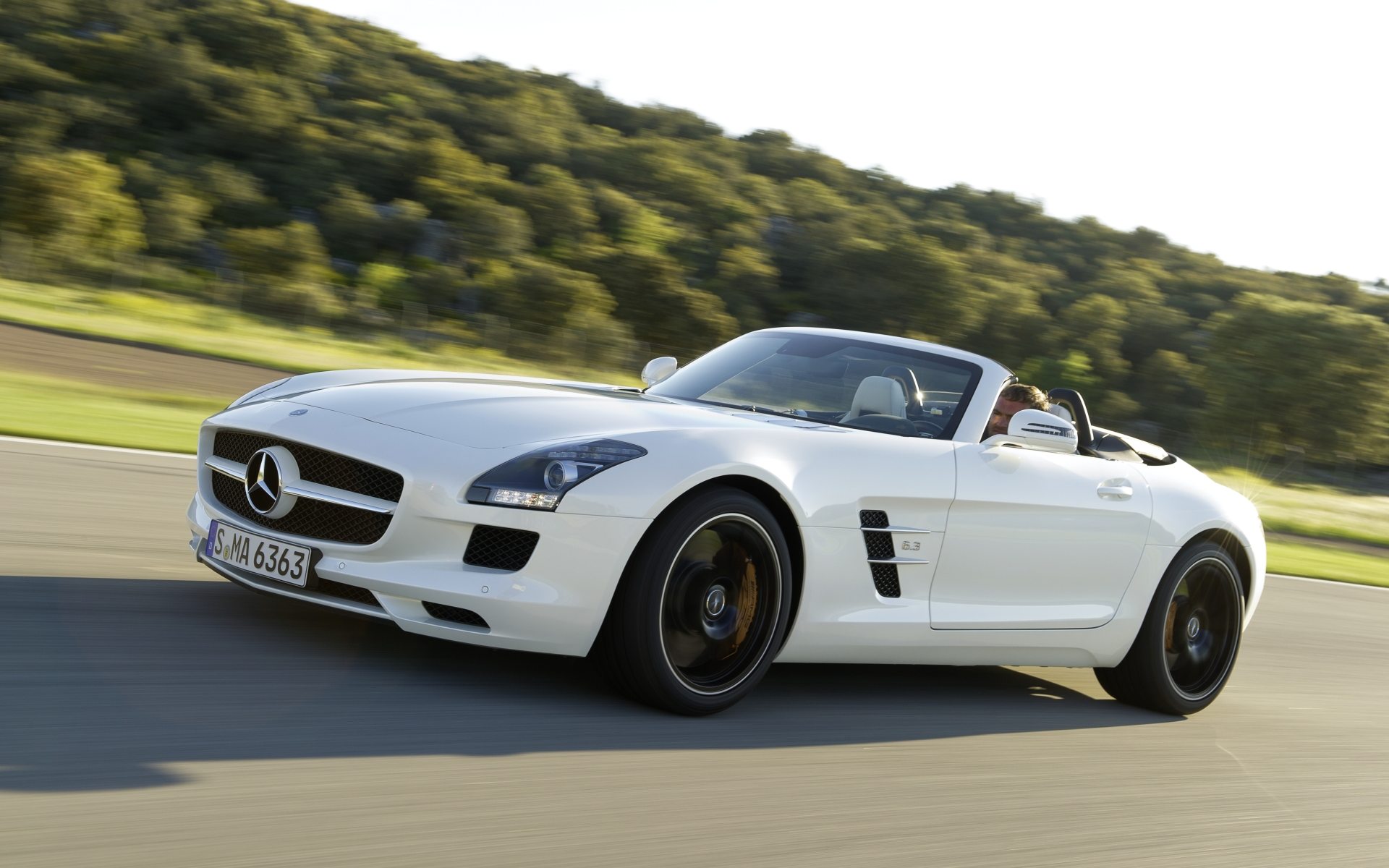 2011_SLS-AMG-Roadster_024