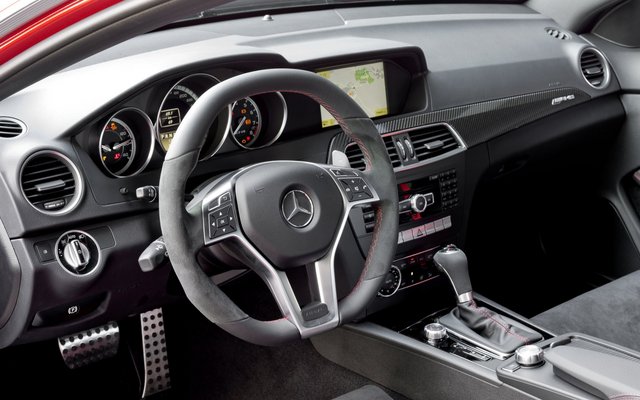 2012_c63amg-blackseries_4