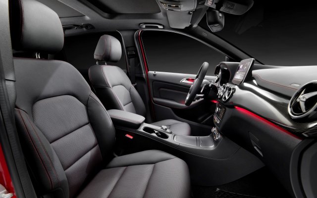 2014_b-class_w246_mopf_24_red_interieur