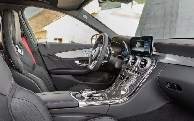 2018_amg_c-class_c43_07_interieur