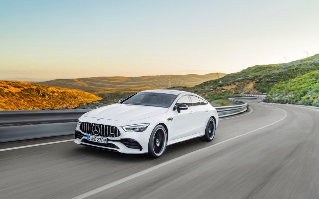 2018_amg_gt_4-door_coupe_x290_04