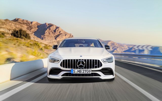 2018_amg_gt_4-door_coupe_x290_05