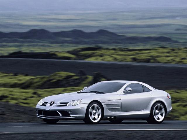 C199 McLaren SLR 22