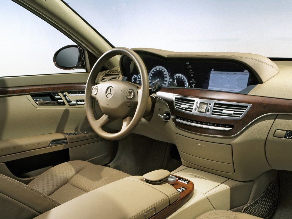 2005 S-Klasse S500 Interieur W221 08