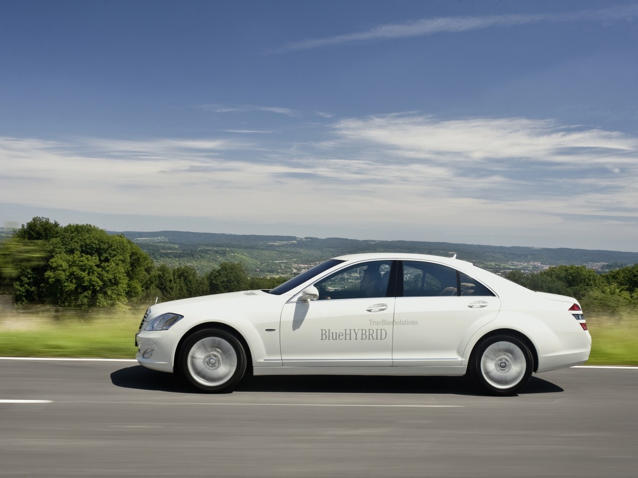 2008_S400_BlueHybrid_01