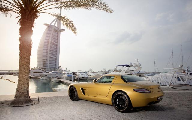 2010 SLS AMG Desert Gold 4